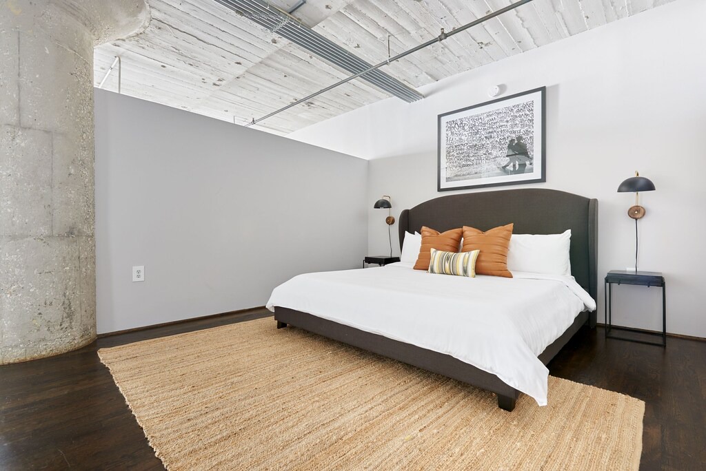 Photo of Bedroom in Theater District