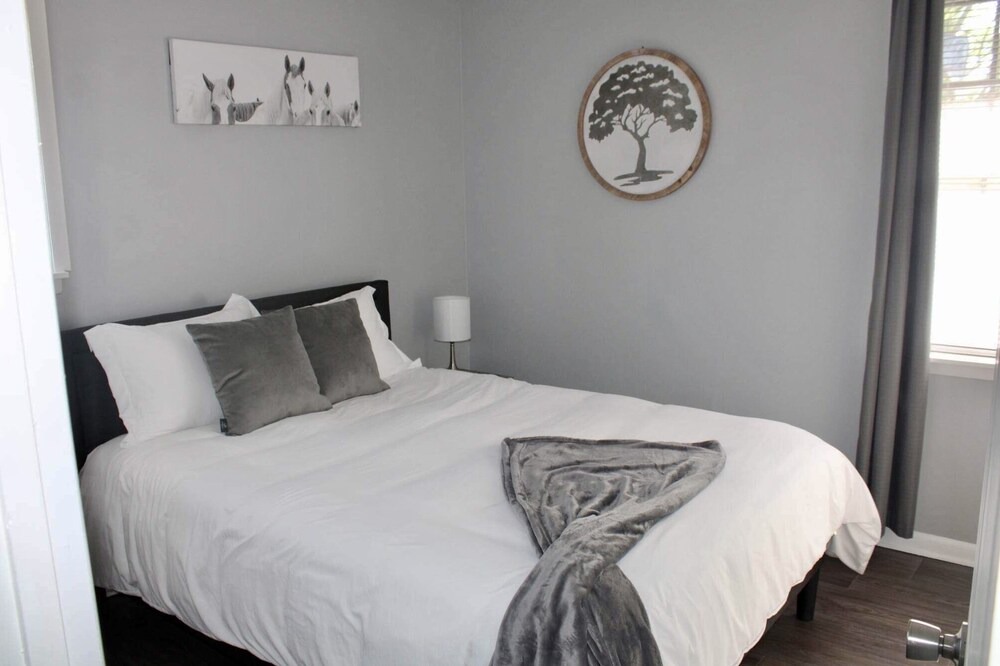 Photo of Bedroom in Lyons