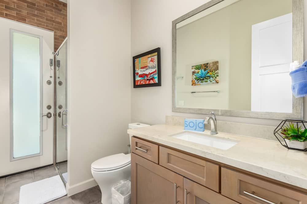 Photo of Bathroom in Arcadia