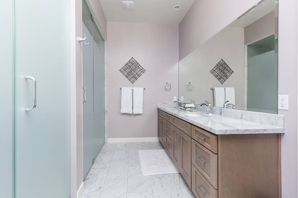 Photo of Bathroom in Arcadia