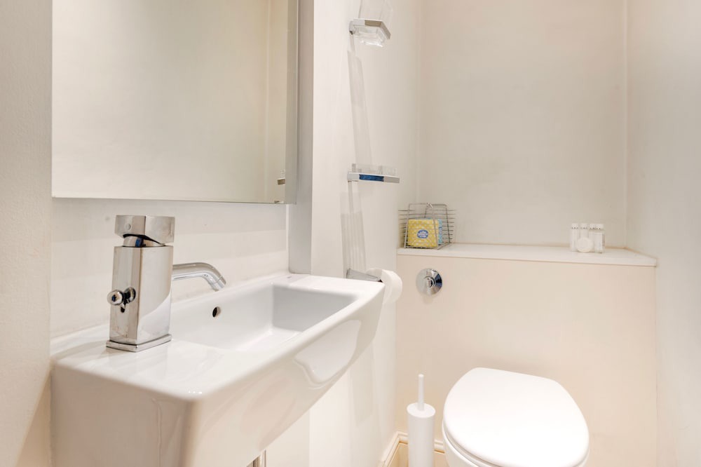 Photo of Bathroom in Warwick