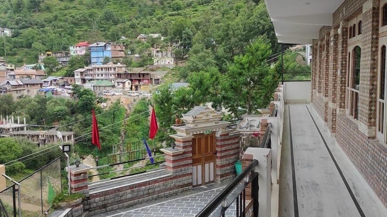 Photo of Outdoor in Brahmaur