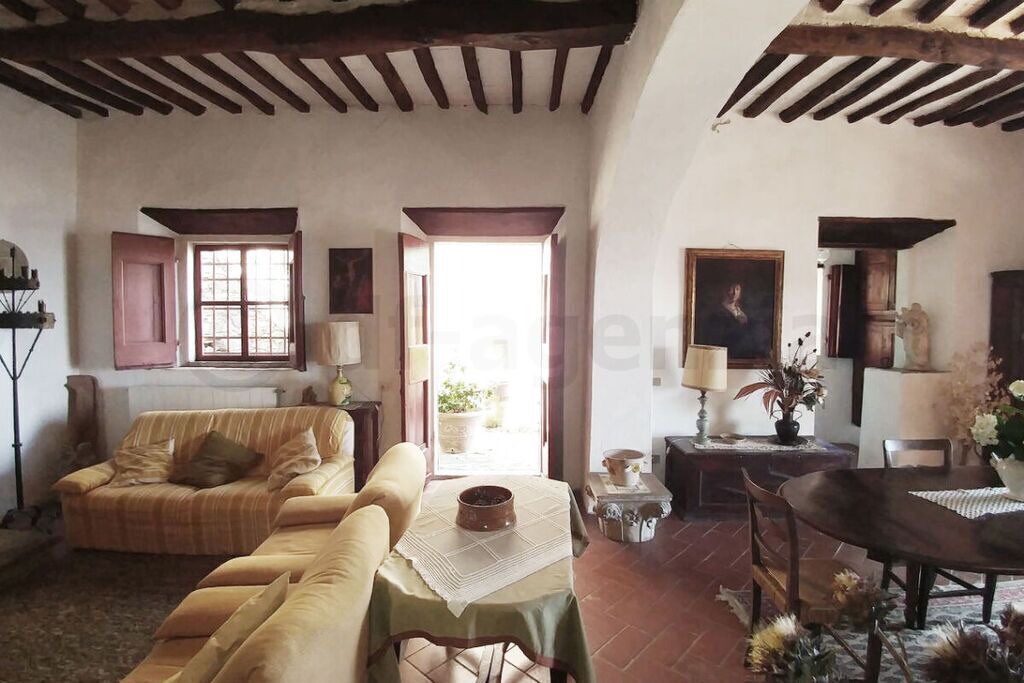 Photo of Livingroom in Buti