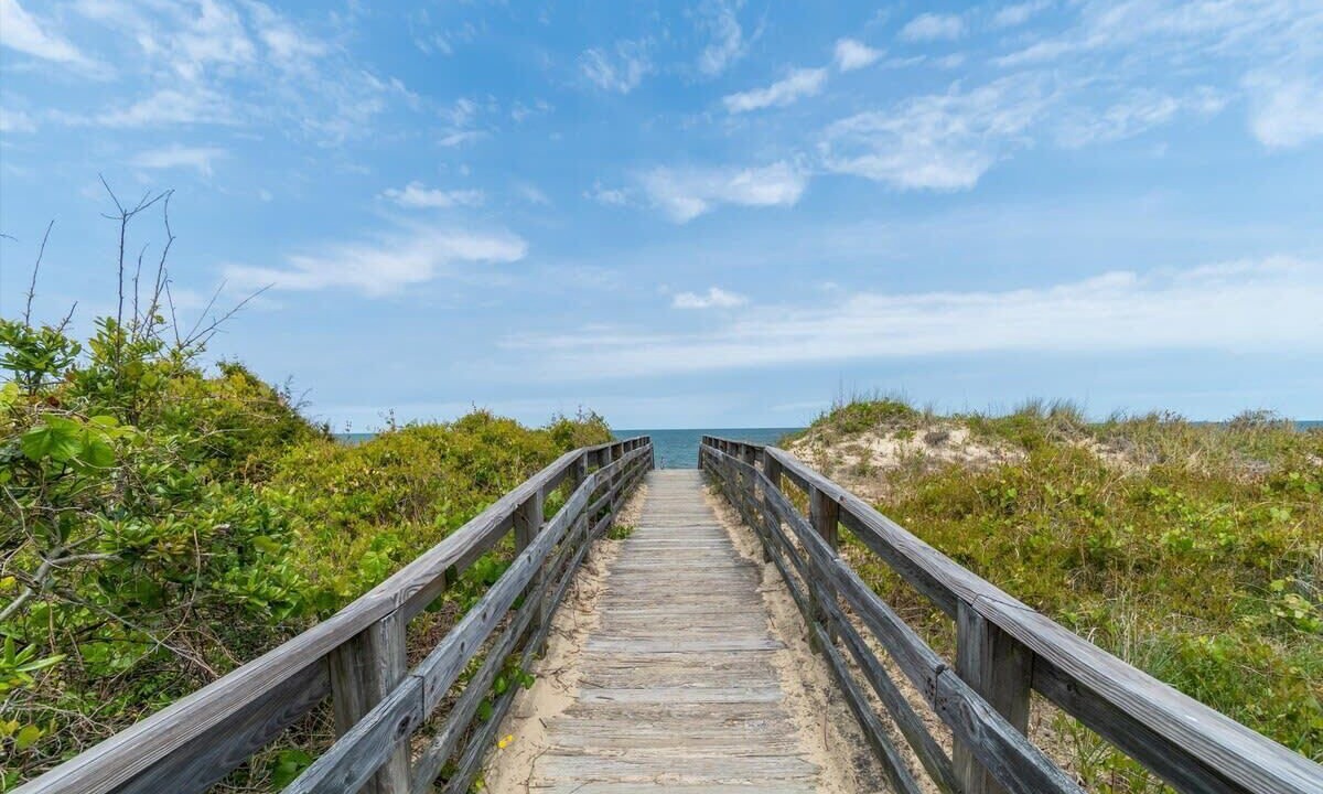 Photo of Outdoor in Cottage Line
