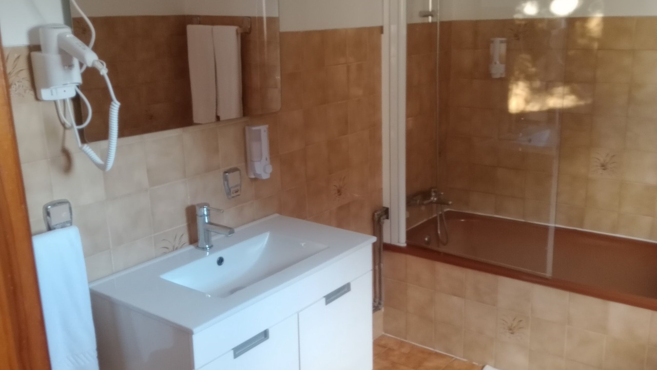 Photo of Bathroom in Almeida