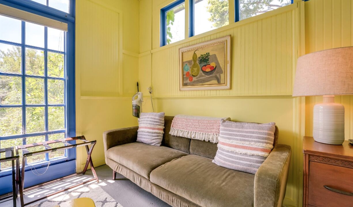 Photo of Livingroom in Lenox