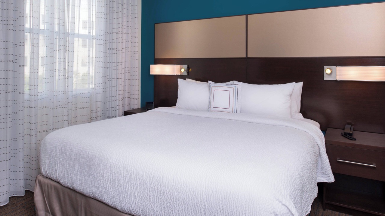 Photo of Bedroom in Ludlam