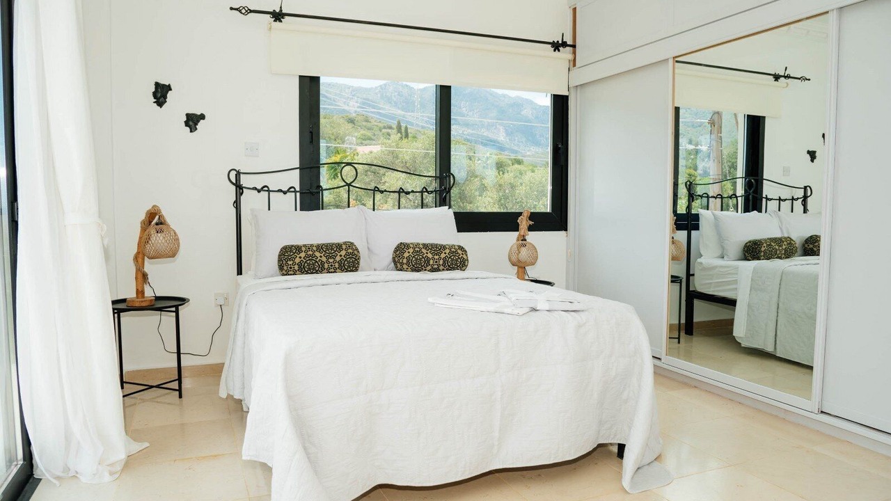 Photo of Bedroom in Karavas