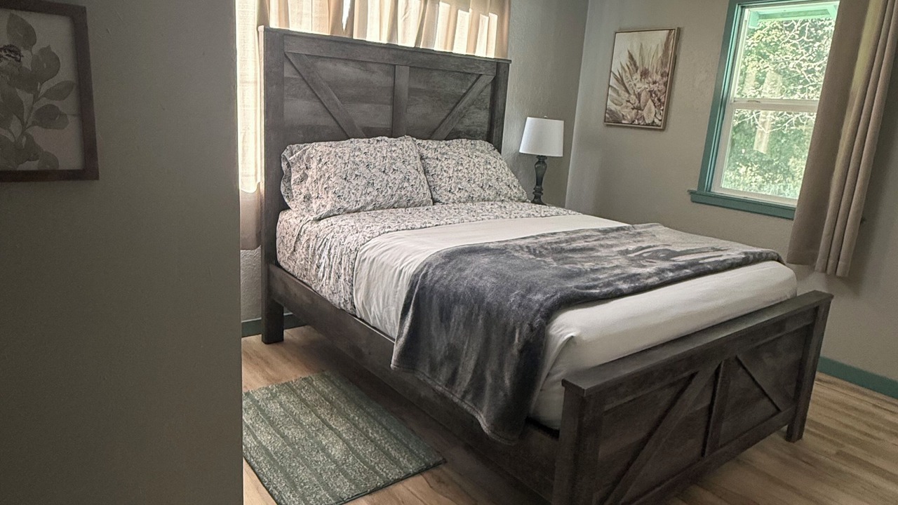 Photo of Bedroom in Orick