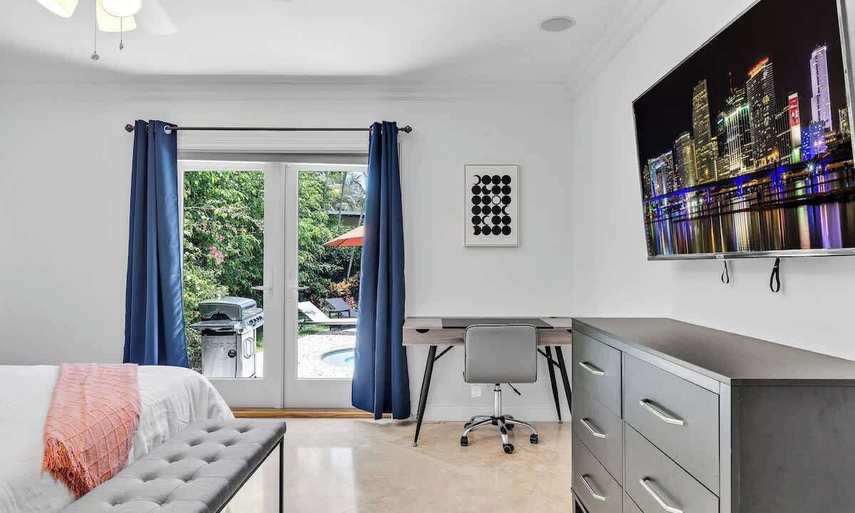 Photo of Bedroom in South Lake