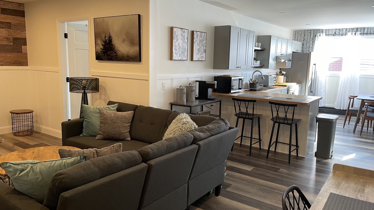 Photo of Livingroom in Ellsworth