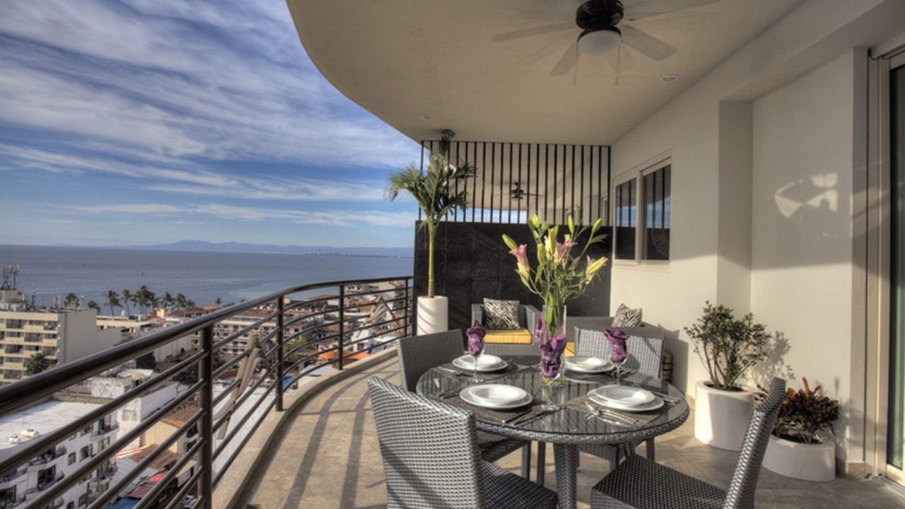 Photo of Outdoor in Romantic Zone