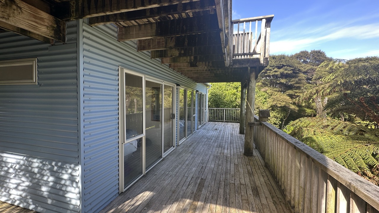 Photo of Others in Raglan