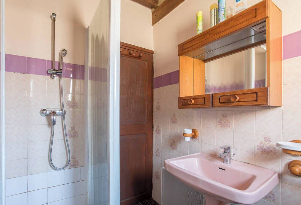 Photo of Bathroom in Mirepoix