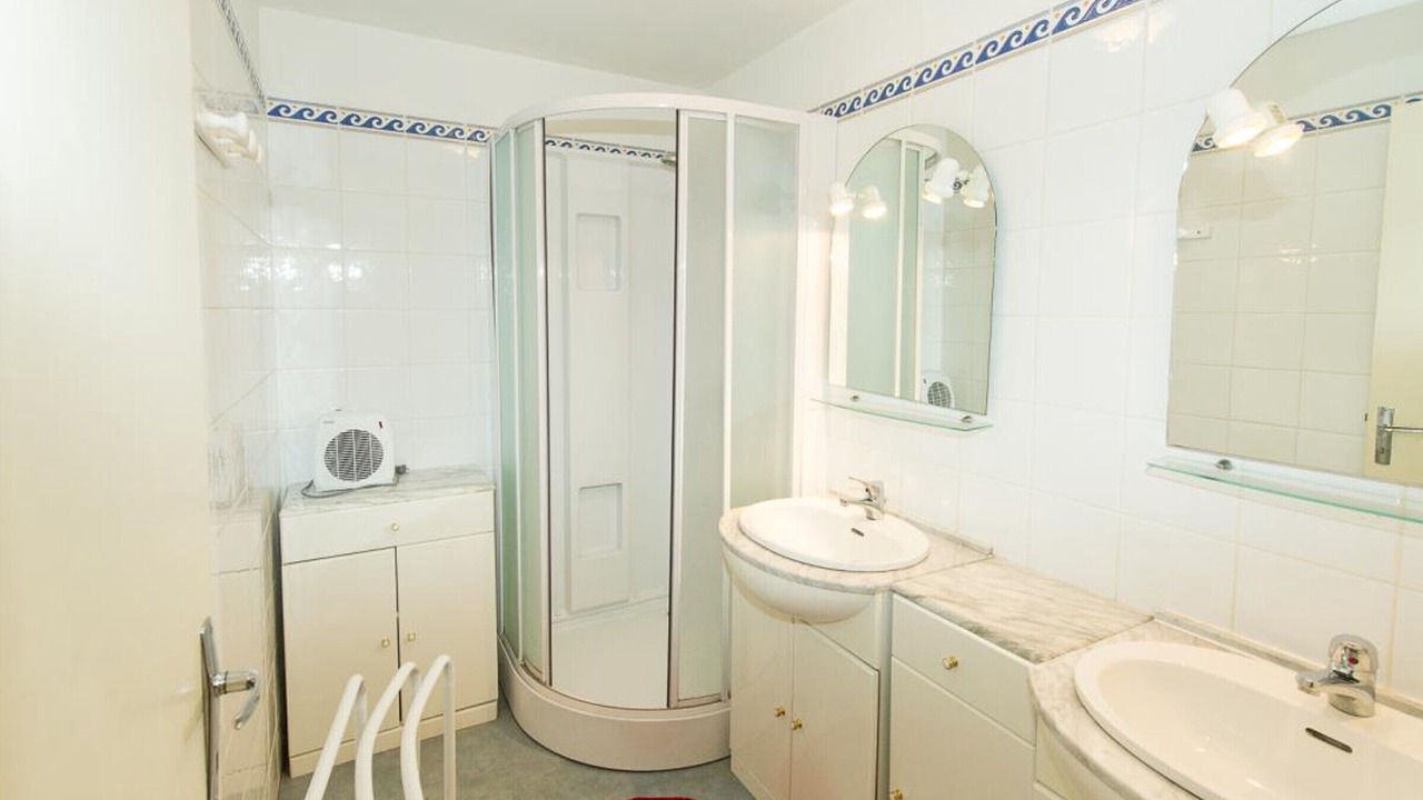 Photo of Bathroom in Chatel-Montagne
