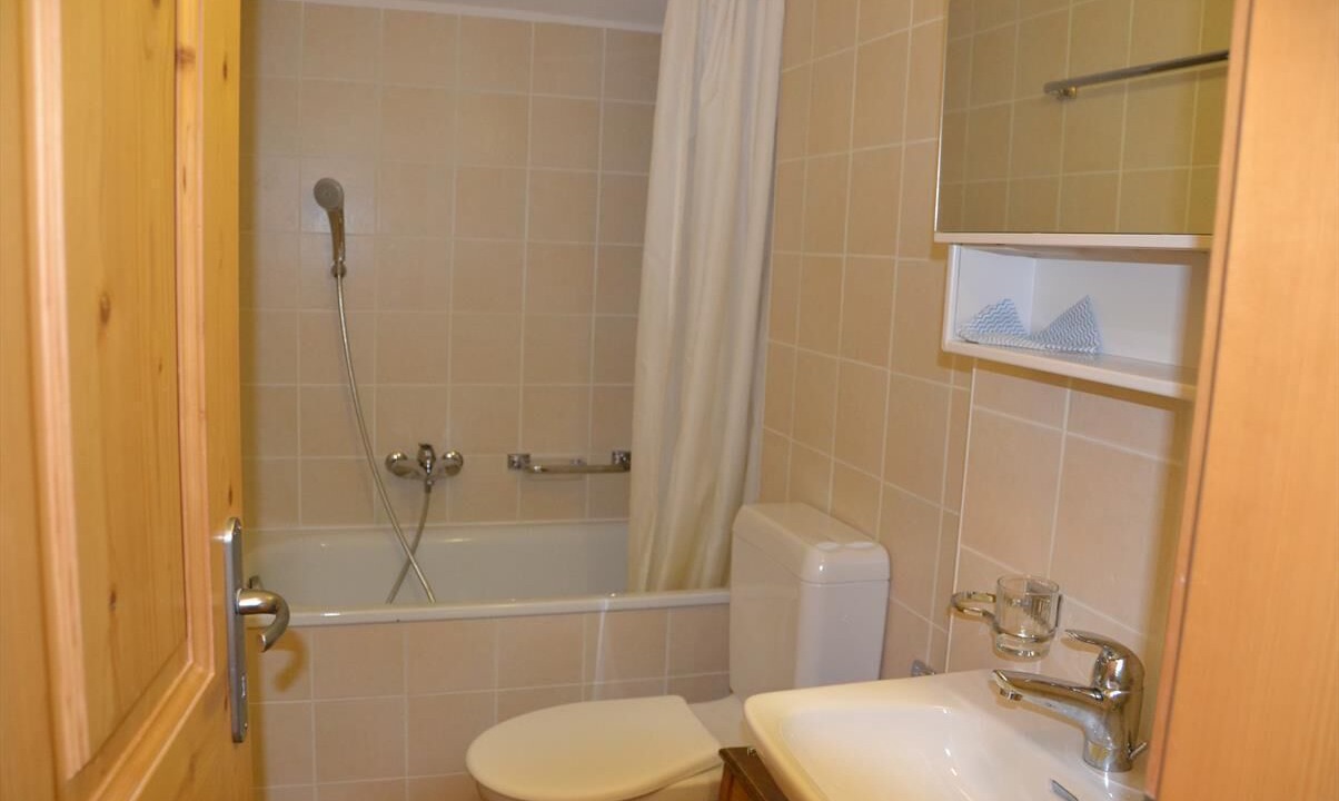 Photo of Bathroom in Saint-Luc