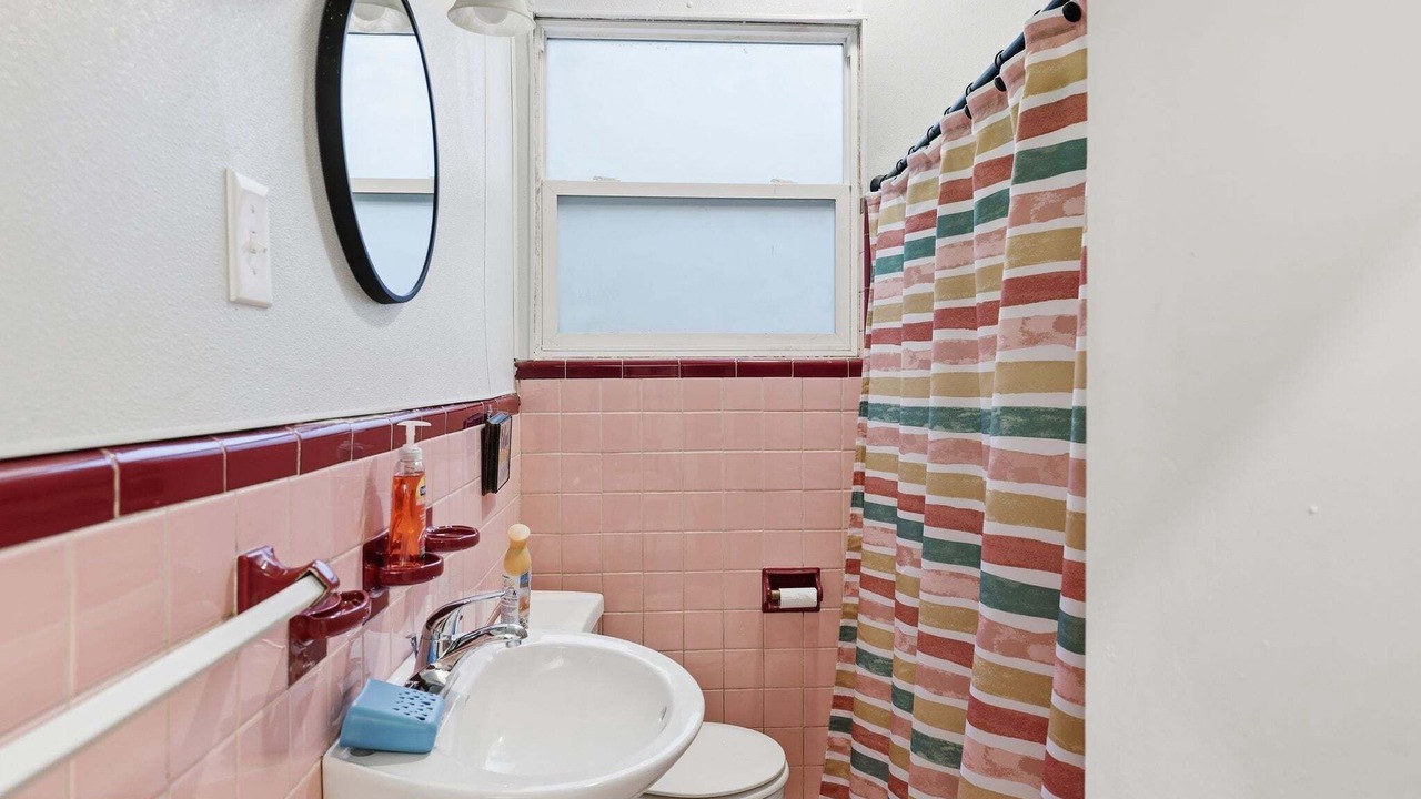 Photo of Bathroom in Matewan