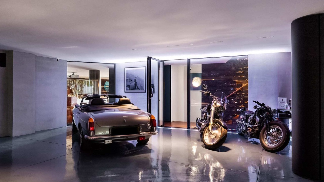 Photo of Outdoor in Hollywood Hills