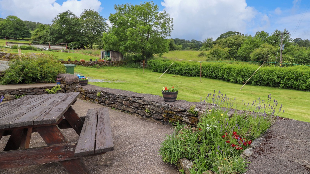 Photo of Outdoor in Low Newton