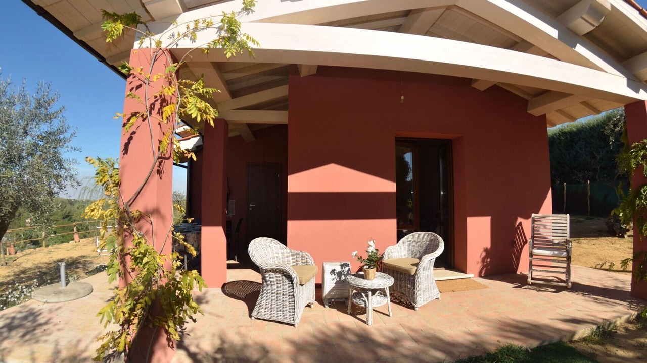 Photo of Patio Balcony in Lari