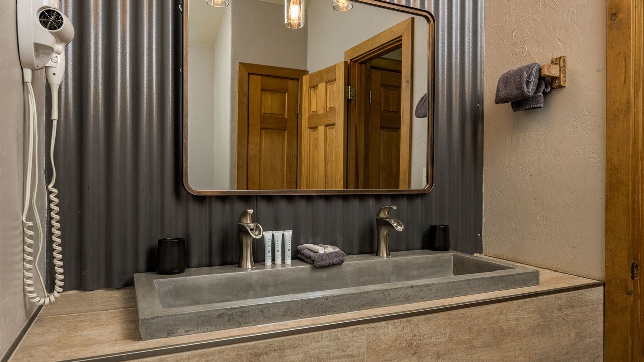 Photo of Bathroom in Crown