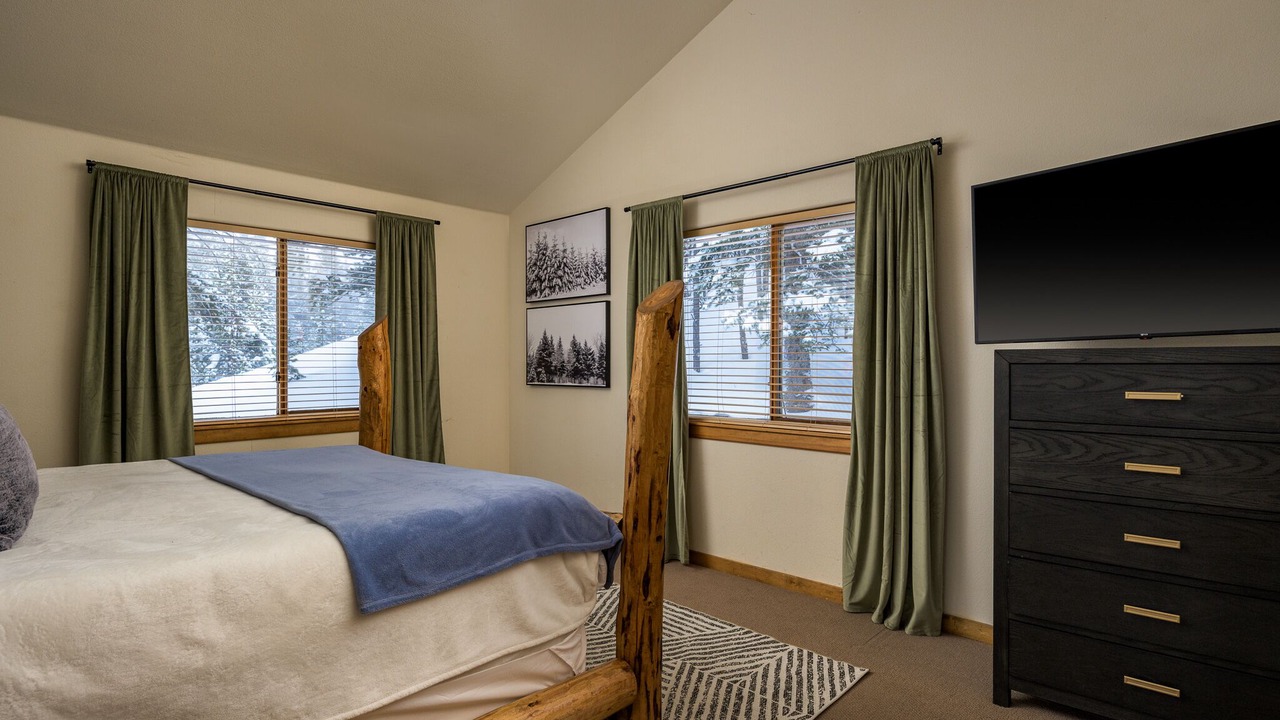 Photo of Bedroom in Crown