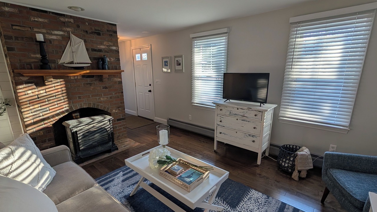 Photo of Livingroom in Cotuit