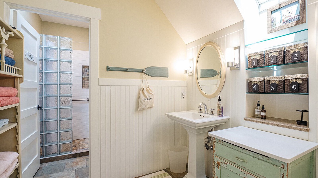 Photo of Bathroom in Williamsburg