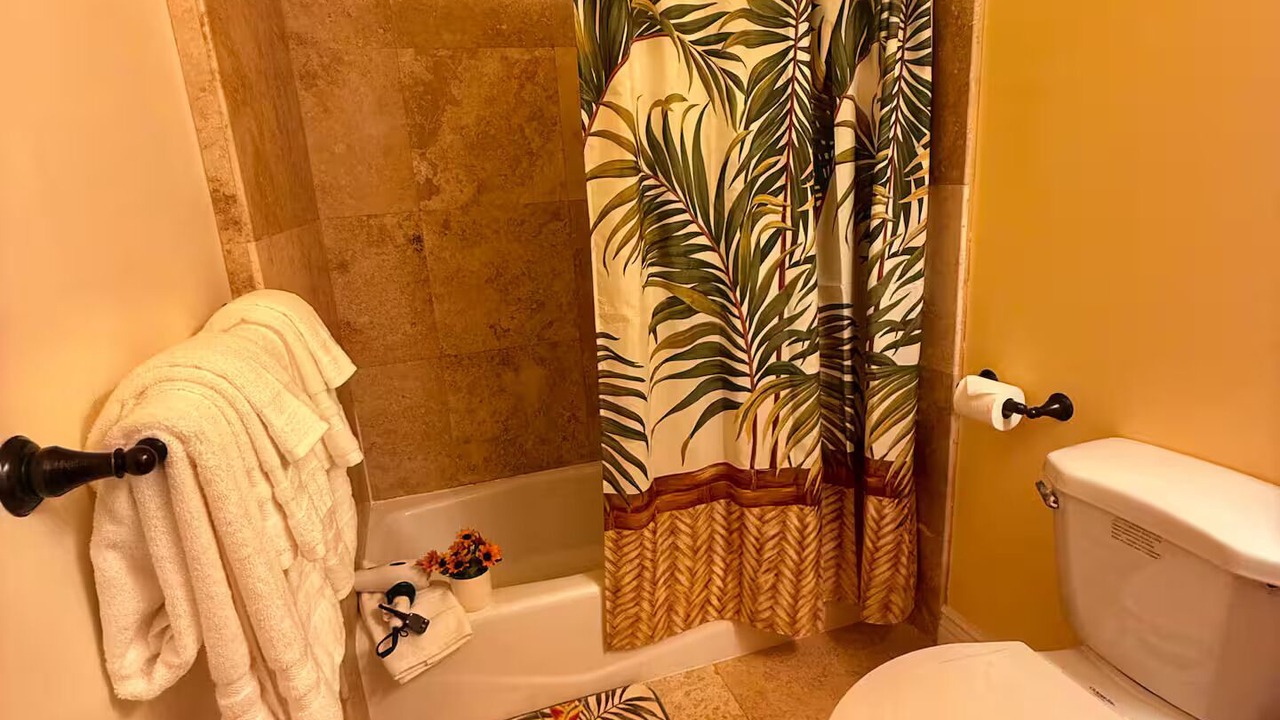Photo of Bathroom in Pepeekeo