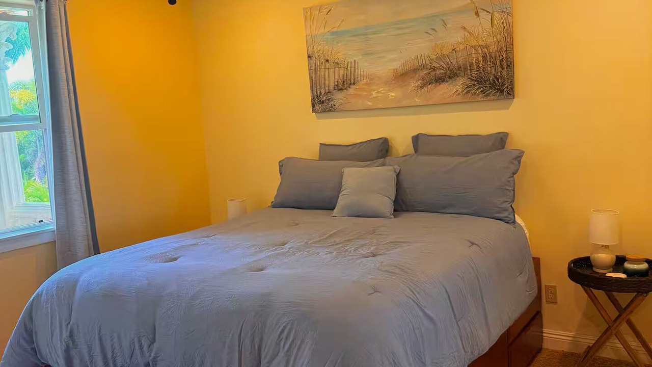 Photo of Bedroom in Pepeekeo