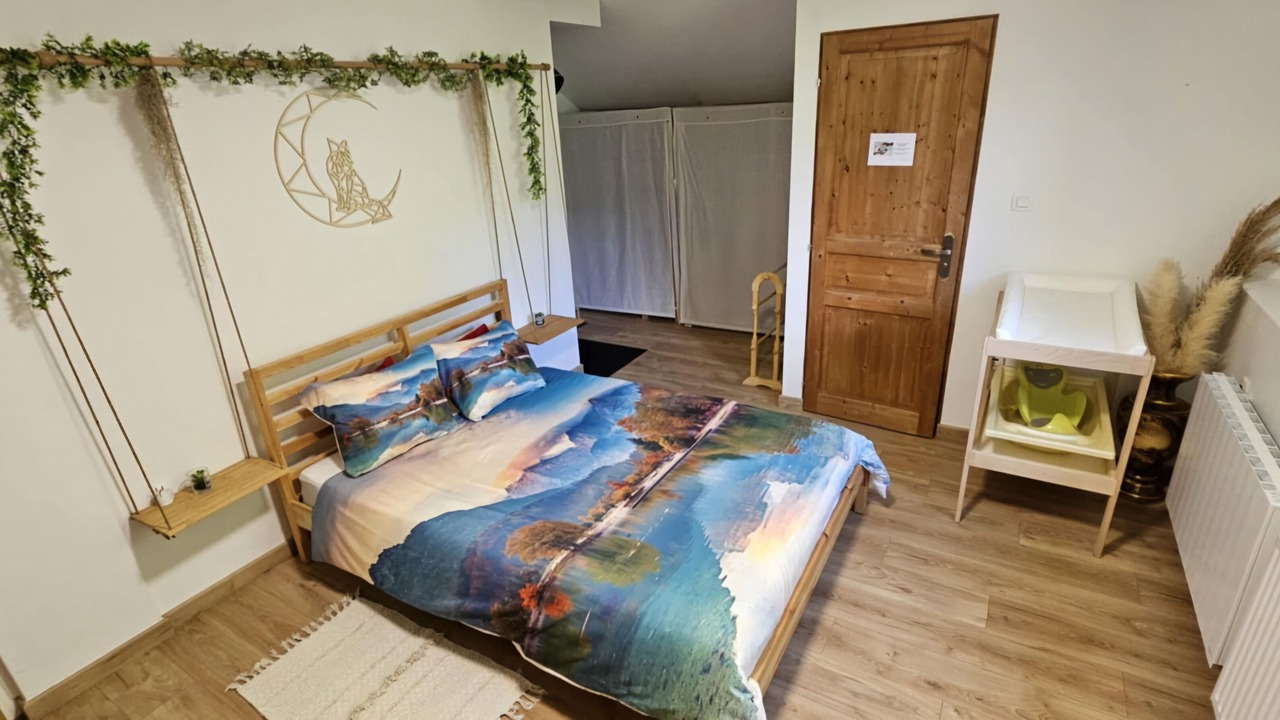 Photo of Bedroom in La Riviere-Enverse