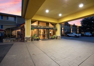 Best Western Plus Parkway Inn