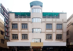 OYO 329 Hotel C-Park Inn