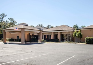 Quality Inn & Suites Pensacola Bayview