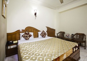 OYO 329 Hotel C-Park Inn