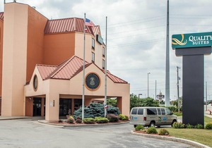Quality Suites Milwaukee Airport