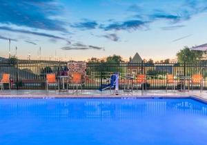 Holiday Inn Express and Suites Lake Havasu - London Bridge, an Ihg Hotel