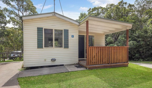Economy Cabin - Sleeps 4 - Dog Friendly