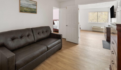 Suite, 1 King Bed, Non Smoking