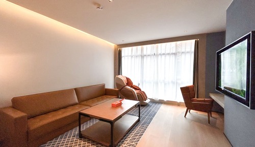 Deluxe Room, 1 King Bed with Sofa bed