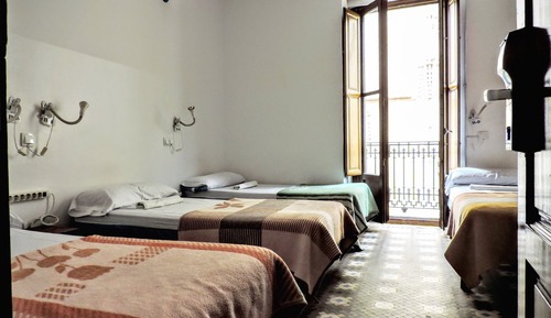 Shared Dormitory, Mixed Dorm, Shared Bathroom (1 bed in 4 Bed Dorm)