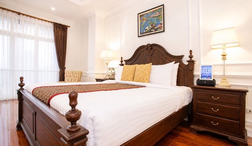 Royal Lao Suite