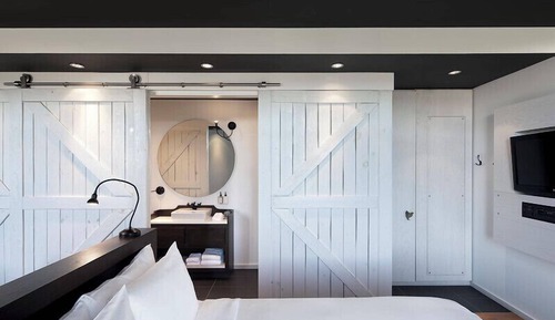 Studio, Basse-Cour Building