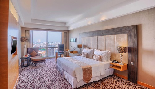 Deluxe Room, 1 King Bed, Smoking
