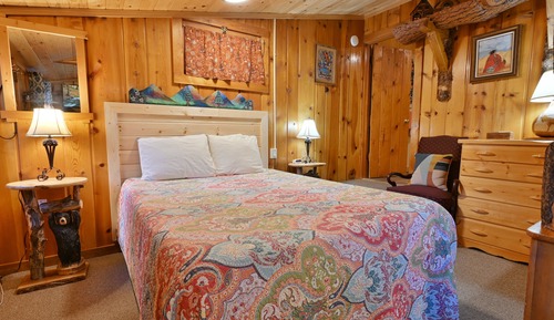 4 - Honeymoon Cabin (duplex)