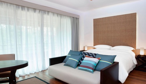 Suite, 3 Bedrooms, Garden View (Balcony)