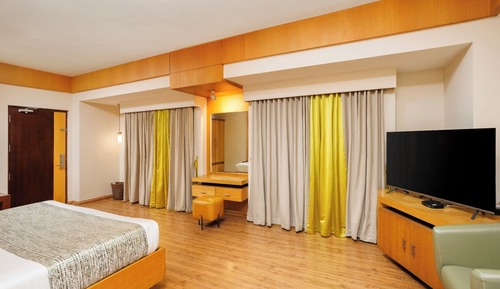 Meadows Honeymoon Suite Luxury with Bath Tub