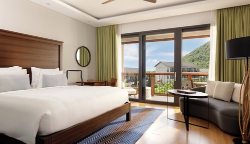 Premium Room, 1 King Bed, Mountain View