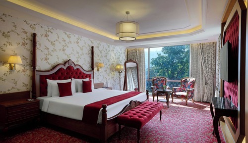 Honeymoon Suite, 1 King Bed, Mountain View