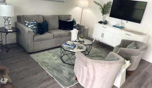 Deluxe Downtown Orange Condo 2 Bedroom Top Floor Non-Smoking